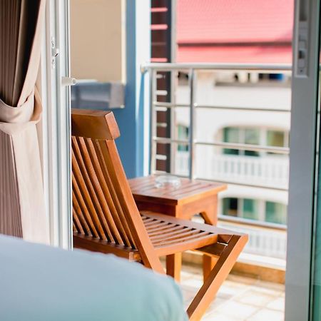 Aim House Hotel Patong Exterior photo