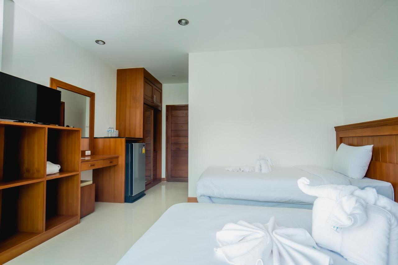 Aim House Hotel Patong Exterior photo